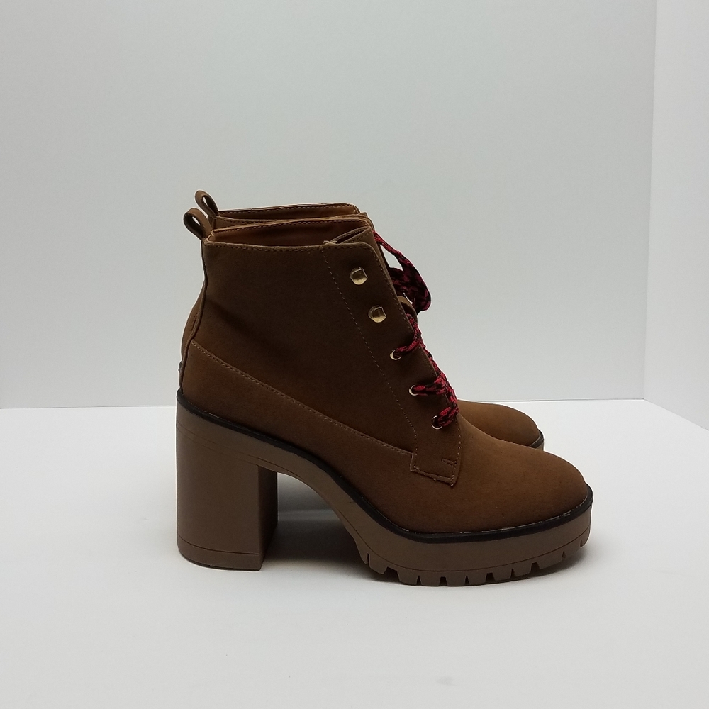 FOREVER 21 Combat laceup boots